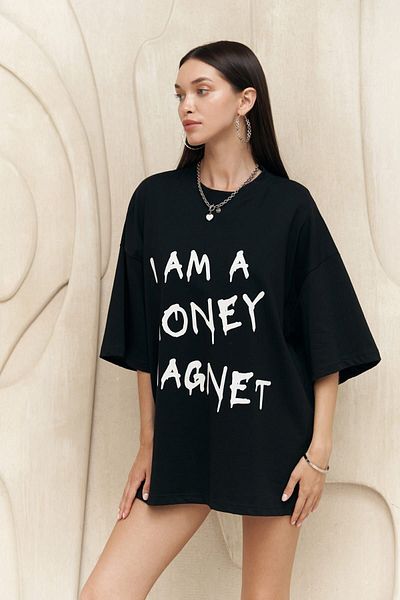 MAİ COLLECTİON Černé oversize tričko s magnetem na peníze