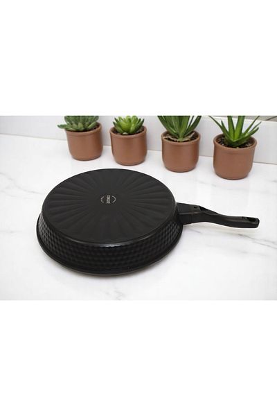 COOKCASE 24 Cm Cast Iron Pan