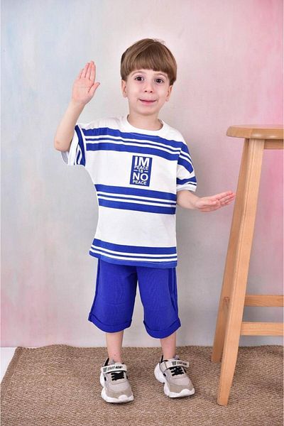 TRENDİMİZBİR Fiú csíkos mintás írásos Capri öltöny
