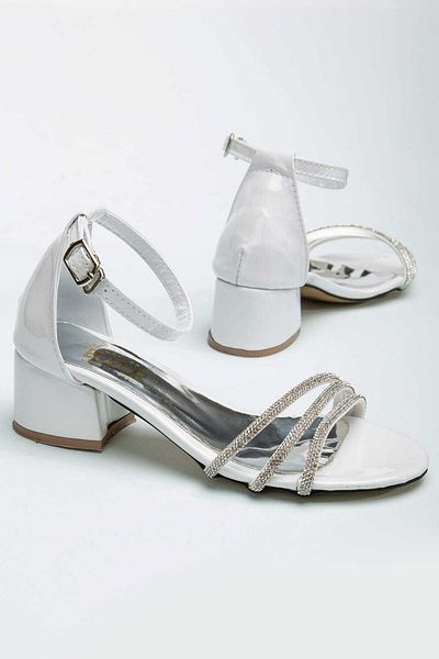 miram shoes Girl's White 3 Stone Buckle Detailed Casual Shoes