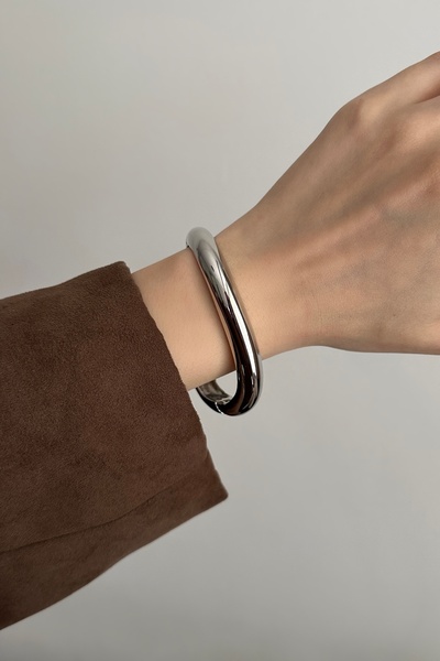 Okko Store Steel Thin Wavy Handcuff Bracelet