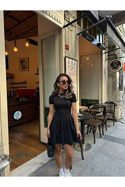 FİOXCO فستان ميريفا بأكمام قصيرة ومرن