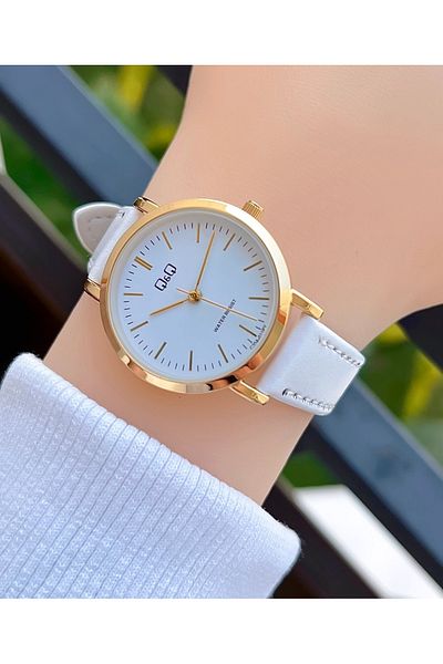 Weluxa Women's Wristwatch with Leather Cord in Special Box