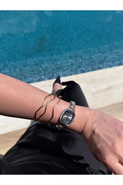 ACCESSORYHUB Kadın Taş Detaylı Çelik Kordonlu Analog Kol Saat
