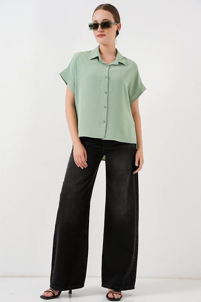 leyla sanat sanata yeni bir bakış açısı Leyla Art a New Perspective on Art Oversize Short Sleeve Shirt 20322 - Çağla