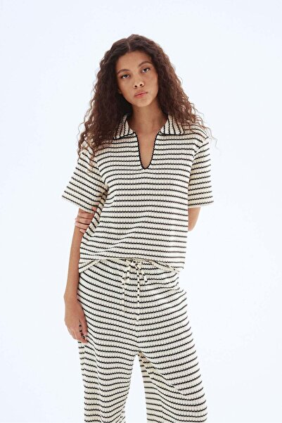 H&M بلوزة بياقة محبوكة