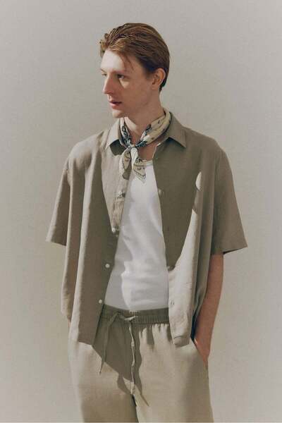 H&M Loose Fit Short-sleeved linen-blend shirt