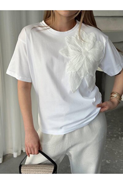 Nisa Luxury Boutique Γυναικείο μπλουζάκι με λαιμόκοψη με λουλούδια