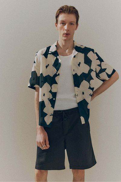 H&M Relaxed Fit Linen-blend shorts