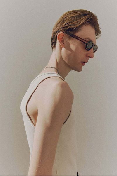 H&M قميص صدرية مضلعة بقصّة Slim Fit
