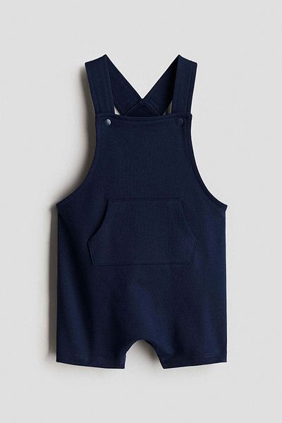 H&M شورت دنغري مع سويت شيرت