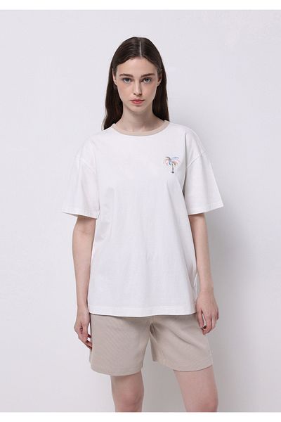 Colin's Relax Fit Round Neck Embroidered Women's White Short Sleeve T-Shirt