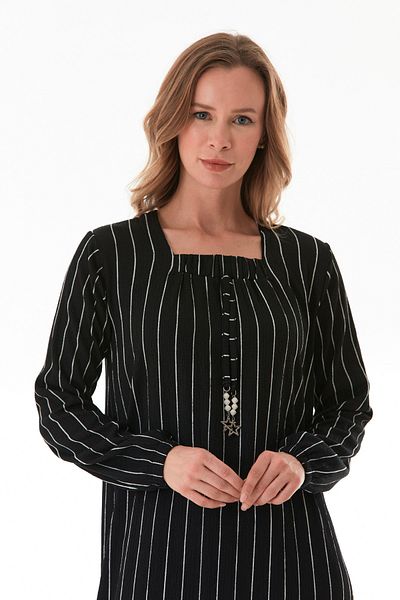 Fulla Moda Ριγέ φόρεμα μεγάλου μεγέθους με αξεσουάρ αστεριών