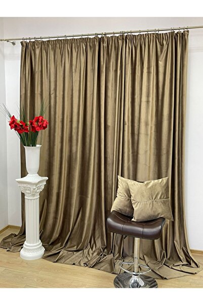 Liz Line Set of two velvet curtains, with drapery, various sizes and colors, from the "Velvet" range by Liz Line