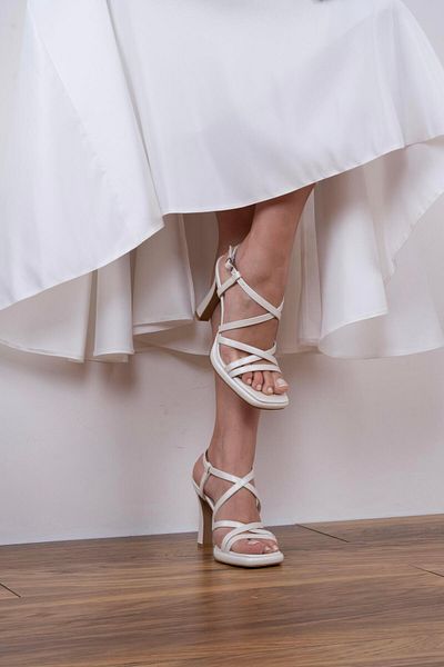 sovrana Thin Strap Platform Heeled Shoes