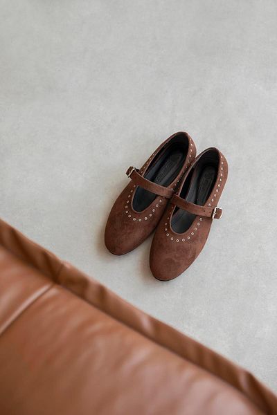 STRASWANS Abner Women's Drop Detail Suede Ballerina Brown