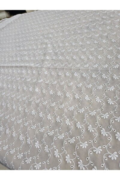 METERİAL Beyaz Çiçek Nakışlı Şifon Kumaş – 135 cm En | Hafif ve Zarif Elbisel...