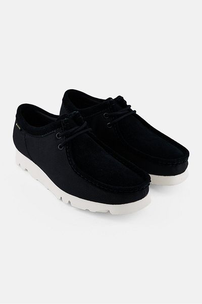 CLARKS Men Standard Wallabee Gtx Lace Up Casual Shoes, Black