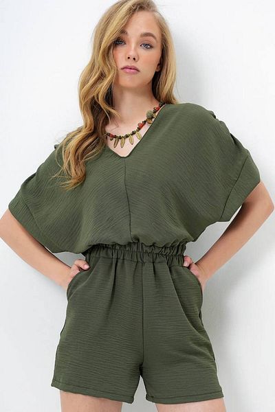 ÇEÇİM Women's V-Neck Shoulders Gathered Double Pocket Aerobin Shorts Jumpsuit Zyn-58790