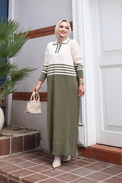 HARMAN BUTİK Πλεκτό φόρεμα χιτζάμπ με ριγέ λαιμόκοψη V και κουμπιά