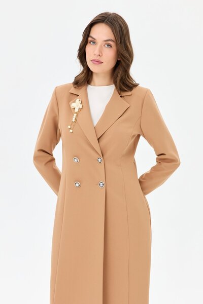 Esswaap Broşlu Kruvaze Uzun Ceketli Takım Camel