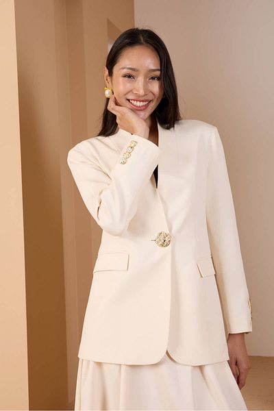 Bolivente Ecru Loose Cut Button Detailed Woven Blazer Jacket
