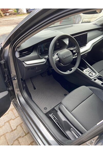 ÖZCAN SKODA OCTAVİA 2025 + UYUMLU EVA PASPAS. KİŞİYE ÖZEL RENKLER.