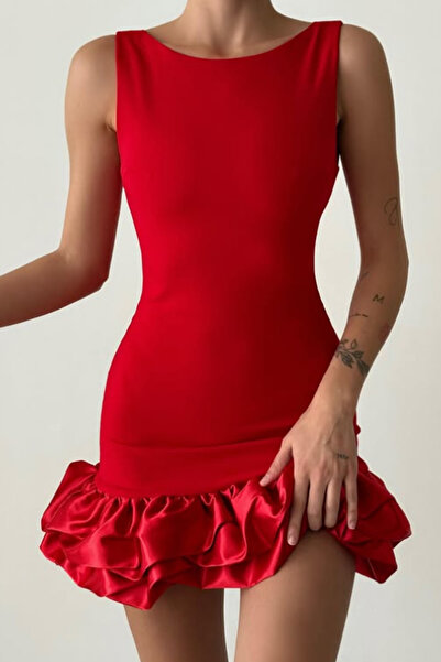 Lady Beezy Boutıque Kırmızı Fırfırlı Saten Detaylı Mini Elbise Sıfır Yaka Vücuda Oturan Abiye Mezuniyet Düğün