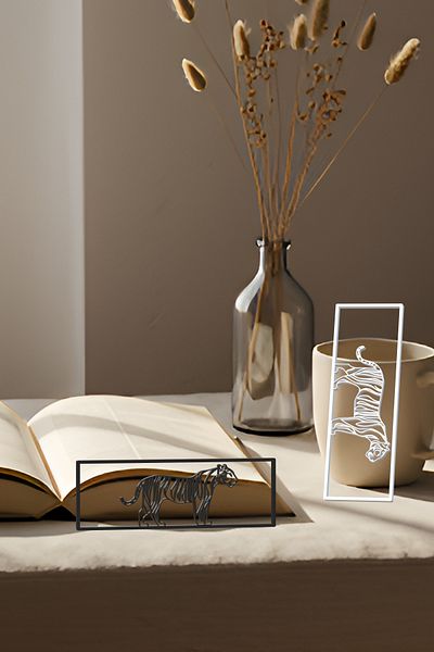 oalpo Tiger Bookends, Modern Design, Lightweight and Stylish Set of 2, Modern Harmony of Black and White