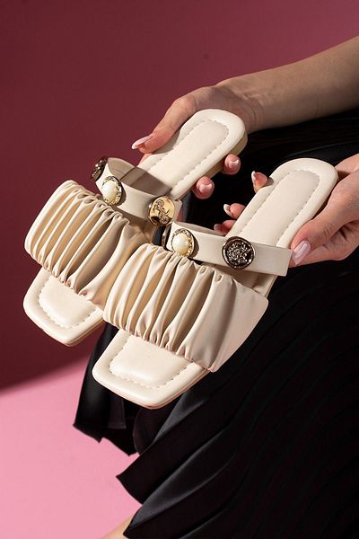 FUGA MODA Colmar Beige Pearl and Seal Accessory Banded Slippers