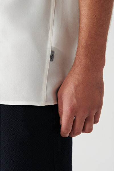 Avva Weißes Herrenhemd aus 100 % Viskose mit Apage-Kragen A31y2215