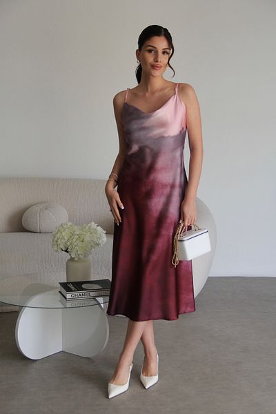 Julidress Rochie din satin premium cu decolteu cu bretele cu model roz