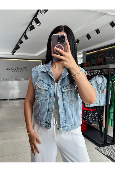 Zübeyde Sayın Vestă din denim cu detalii de piatră