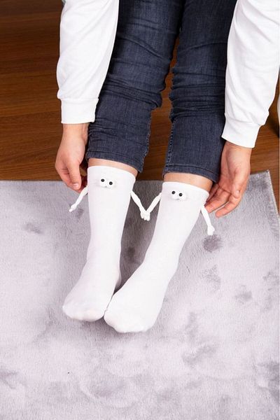 Bross 2 Pairs of Black and White Socks with Magnetic Holding Hands
