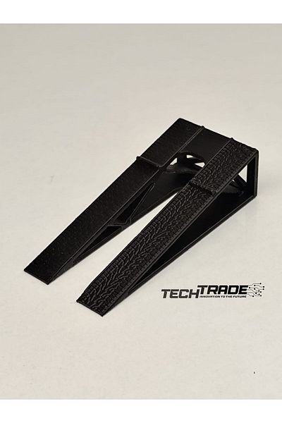 Tech Trade 1/64 Scale Display Ramp-Black