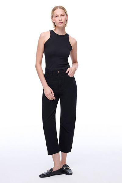 Perspective Μαύρη μπλούζα Amorinas Slim Fit Standard μήκους μηδενικού μανίκι Crew λαιμόκοψη