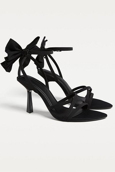 Stradivarius Heeled sandals with bow