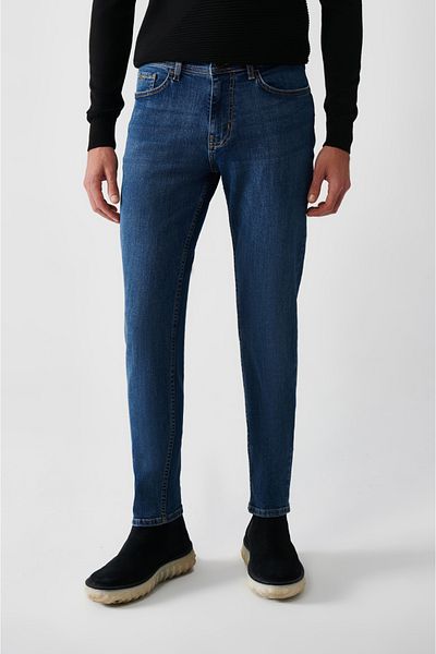 Avva Blaue, gewaschene, flexible Jeanshose aus Baumwolle für Herren B 003519