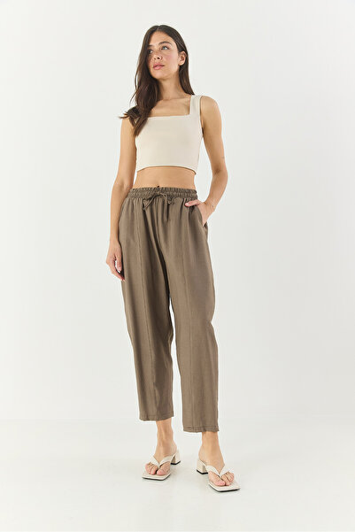 Bianco Lucci Γυναικείο καλοκαιρινό παντελόνι με δεμένη μέση με λεπτομέρεια καρότο 3878 60281041