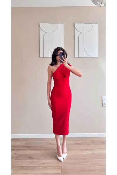 Ecenin Favorileri Червона сукня з плісированим коміром і одним плечем