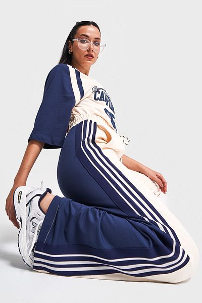 its basic Women's Multiple Colors S5-Cream Navy Blue Knitted Fabric Tracksuit Oversize T-Shirt 2-Piece Combination