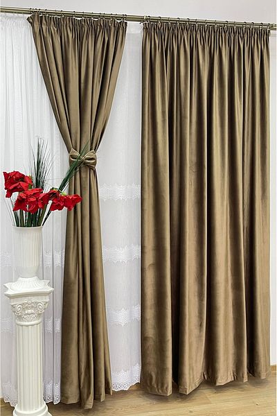 Liz Line Set of two velvet curtains, with drapery, various sizes and colors, from the "Velvet lux" range by Liz Line
