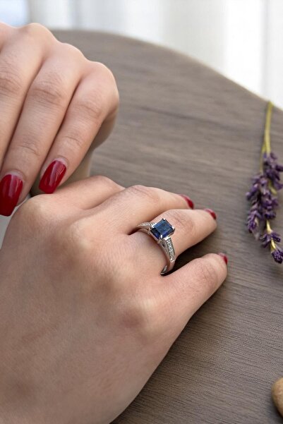 Utku Kuyumculuk 18 Ayar Safir Taşlı Pırlanta Yüzük