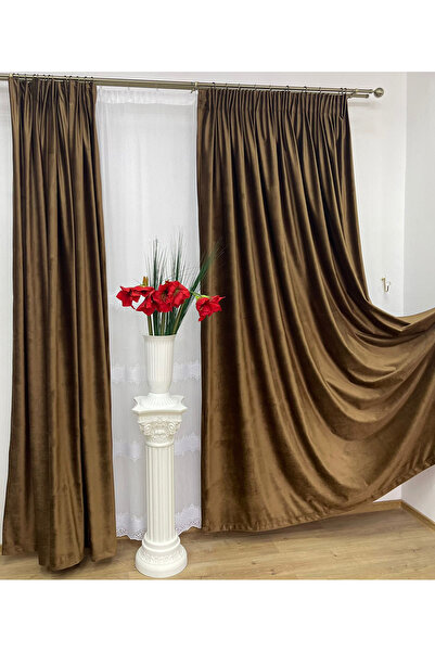 Liz Line Set of two velvet curtains, with drapery, various sizes and colors, from the "Velvet lux" range by Liz Line