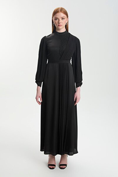 Zühre Pleated and Embroidered Black Dress E-0488