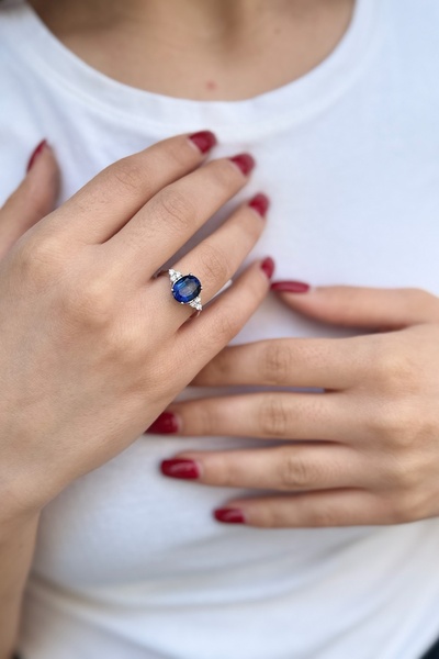 Utku Kuyumculuk 14 AYAR 3,49 CT SAFİR TAŞLI 0,23 CT PIRLANTA TAŞLI YÜZÜK