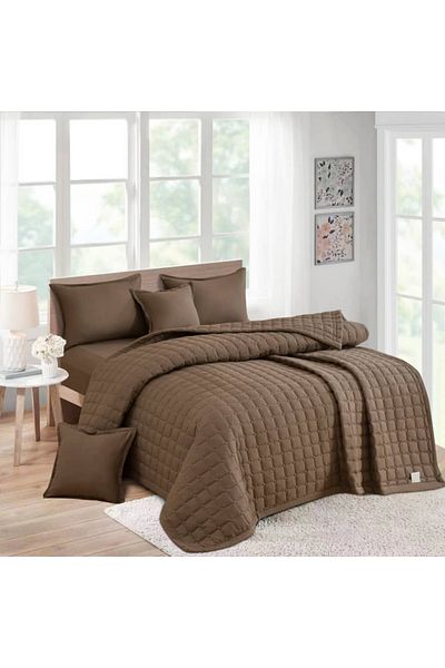 Red Rose Compressed double bed sheet with a tree design made of microfiber, size 230*250 cm