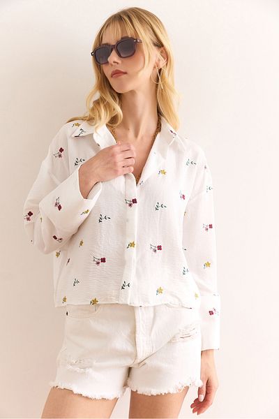 Olalook Women's White Hidden Placket Embroidery Detailed Crop Ayrobin Shirt Gml-19001346