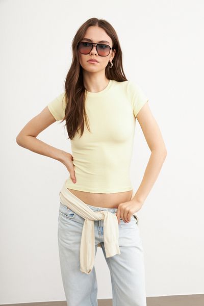 Bipantolon Women's Chick Yellow Crew Neck Short Sleeve Ultra Soft T-Shirt