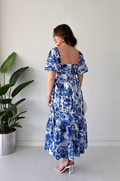 MaziButik Rochie albastră cu flori Albastru